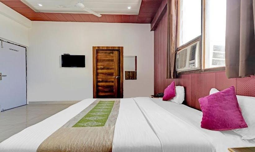 Hotel P.S. Villa Агра Екстер'єр фото